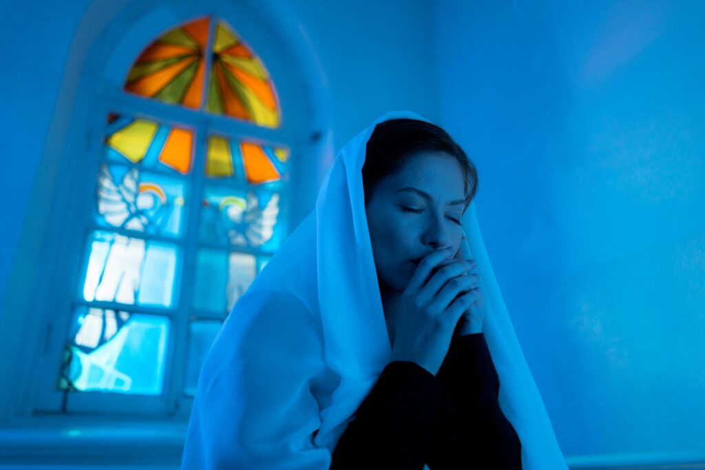 What the Bible Teaches About Practicing Gratitude in Relationships